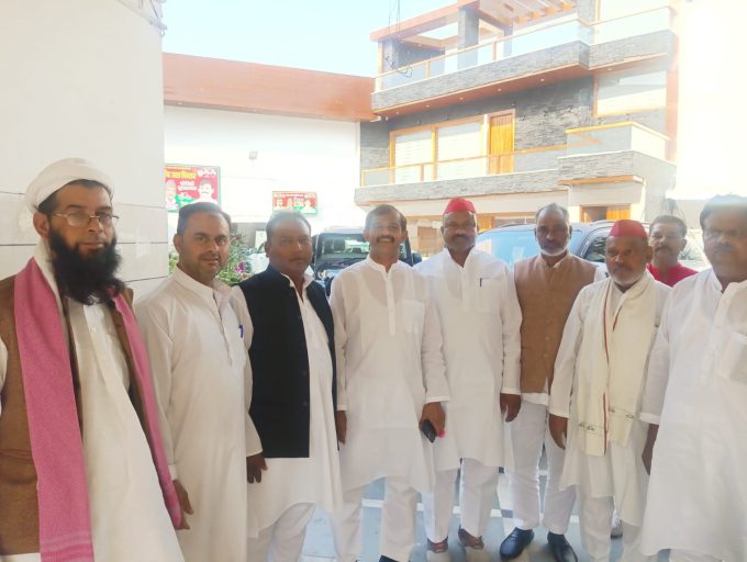 बड़ी संख्या में दादरी रवाना हुए सपा के कार्यकर्ता