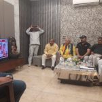 डा. वाजपेयी ने सुनी पीएम के मन की बात