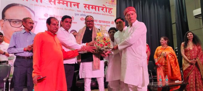 आदेश फौजी ने डिप्टी सीएम को किया सम्मानित