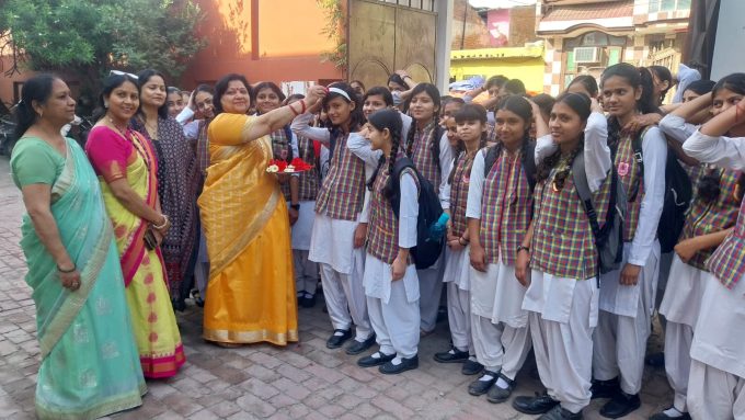 हवन यज्ञ के साथ इस्माइल इंटर कालेज में नववर्ष का शुभारंभ