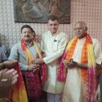 कैंट विधायक व डा. संजय जैन ने की पूजा अर्चना