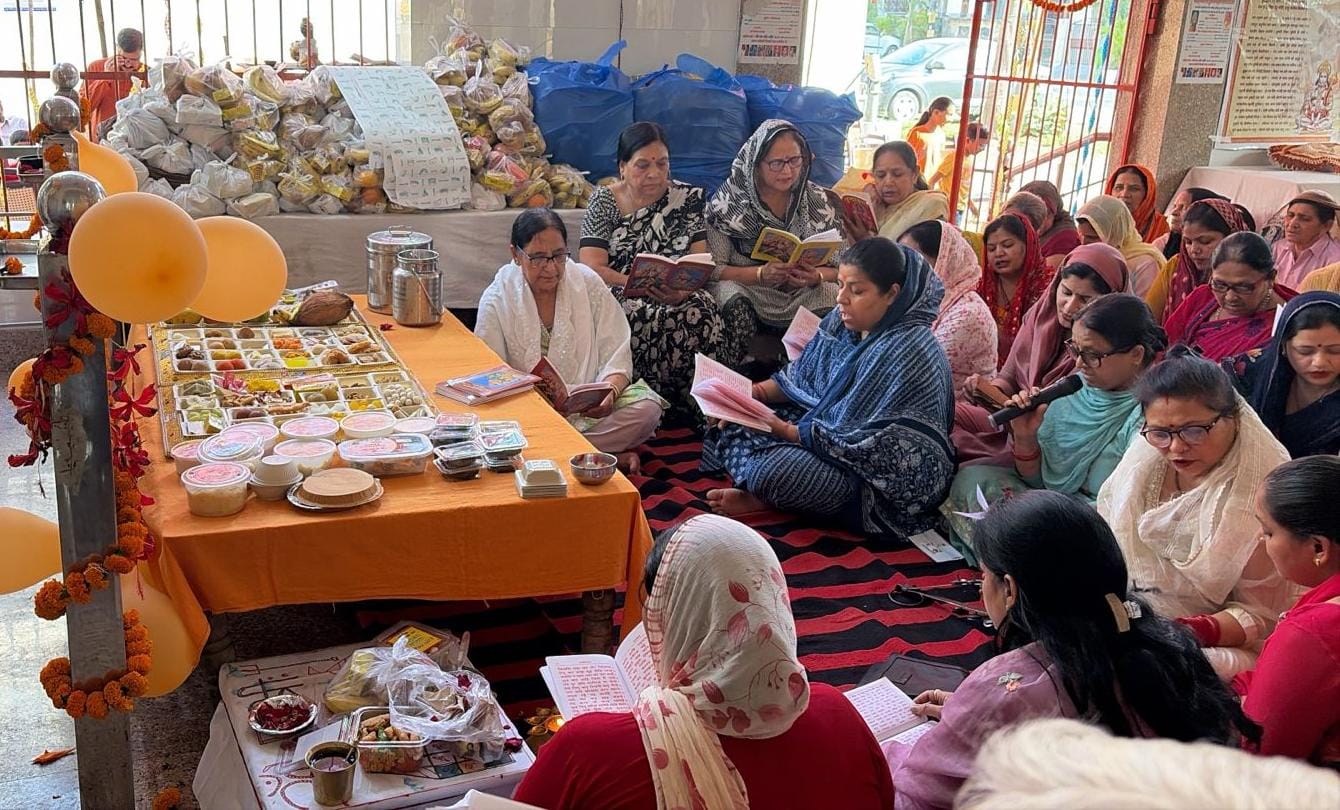 ग्रीन वुड सिटी में सुंदरकांड का पाठ व बाबा का 56 भोग