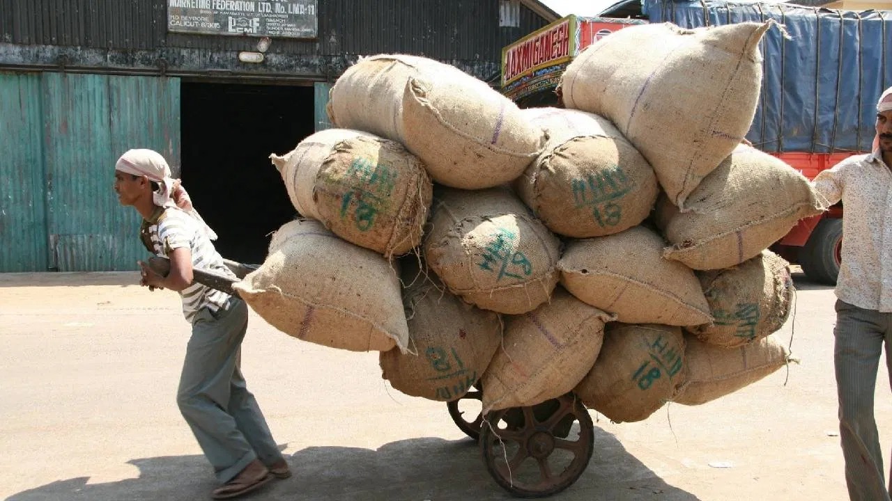 कई देशों में हाेगी भुखमरी की हालात