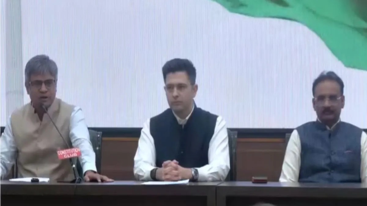 राघव समेत आप के तीन सांसद भाजपा में शामिल