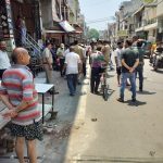 छोटे मकानों पर भी नोटिस चस्पा हंगामा, महिलाएं बेहोश