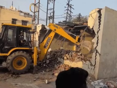 जिला पंचायत की जमीन से सईद सज्जू का कब्जा ध्वस्त