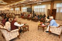 उपराज्यपाल से राजभवन, श्रीनगर में शिष्टाचार भेंट