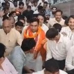 डा. साेमेन्द्र तोमर ने काली पलटन में पूजा कर लिया आर्शीवाद