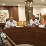 व्यापार बंधु की बैठक में डीएम के सामने खोली समस्याओं की पोटली