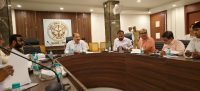 व्यापार बंधु की बैठक में डीएम के सामने खोली समस्याओं की पोटली