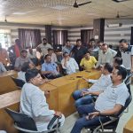 सीडीओ के ठेकेदार को सख्त निर्देश दूर हो परेशानी