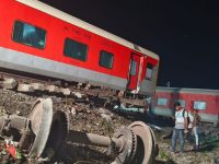 खतरे से खाली नहीं भारतीय रेल का सफर