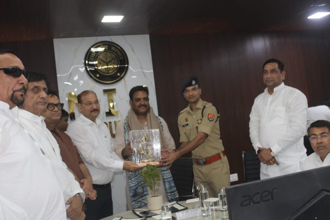 प्रभारी मंत्री का सर्किट हाउस में शानदार स्वागत