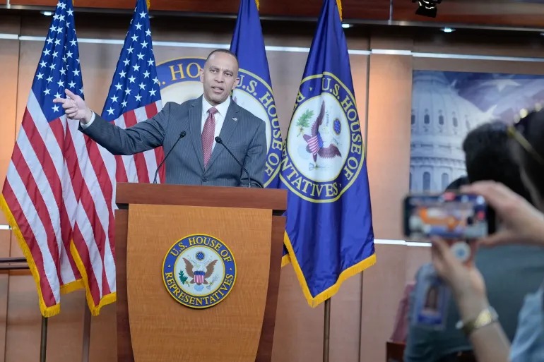 अमेरिकी प्रतिनिधि सभा ने ट्रंप के खिलाफ मतदान