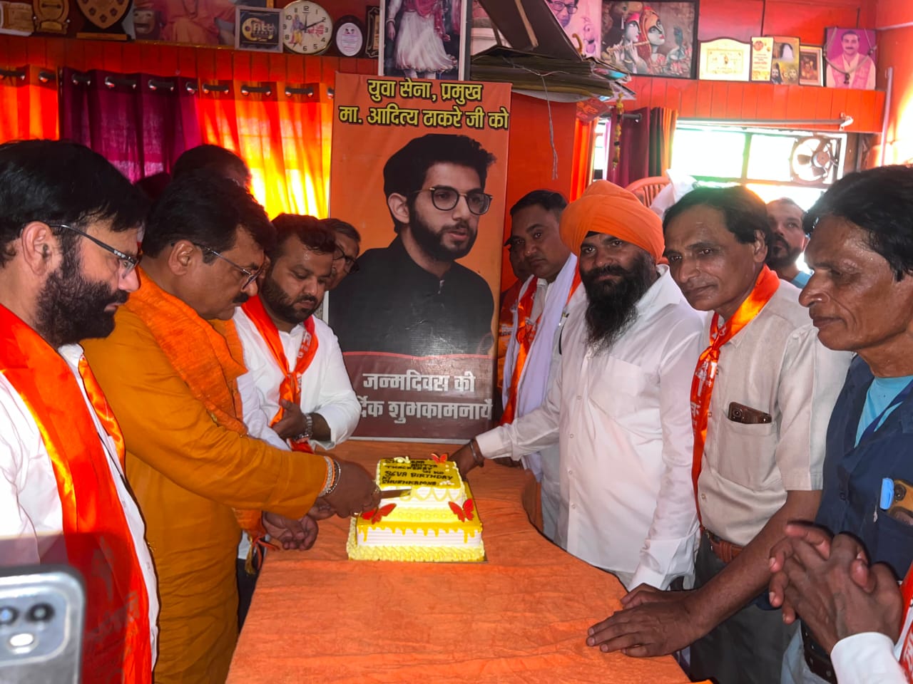 आदित्य ठाकरे का मनाया जन्म दिन