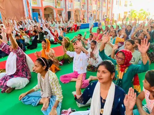 दिव्य ज्योति जाग्रति संस्थान की ओर से योग शिविर