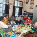 जीएसटी की टीम को घेरा मौके पर पहुंचे अफसर