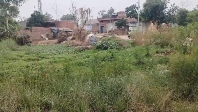 डीएम के आदेश मगर कब कब्जा मुक्त होगा तालाब