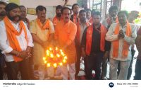 शिवसेना ने की महाआरती व हनुमान चालीसा