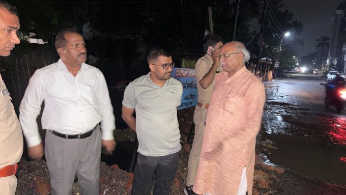 खबर मिलते ही भीगते पहुंच गए कैंट विधायक