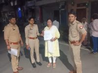 नोटिसों पर भड़के आंदोलनकारी व उनके समर्थक