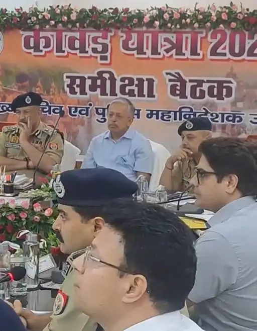 मुख्य सचिव व प्रदेश के पुलिस प्रमुख ने की कांवड़ यात्रा तैयारियों की समीक्षा