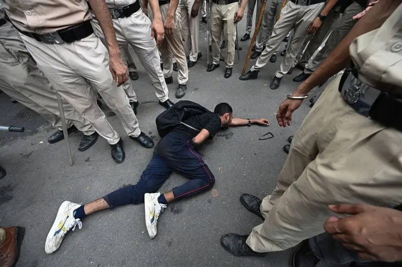 तमाम पूर्व आईपीएस दिल्ली पुलिस से सख्त नाराज