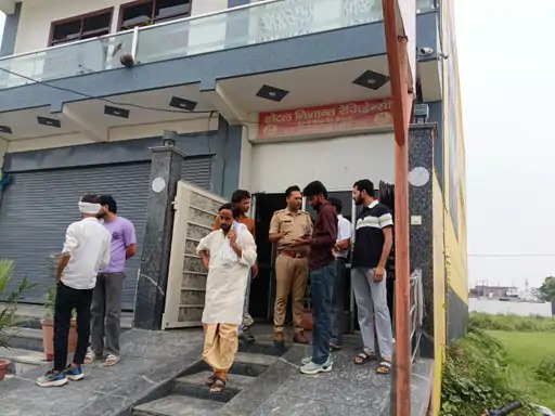 होटल में लव जेहाद का आरोप हंगामा