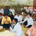किसानों ने रोका साइट पर काम