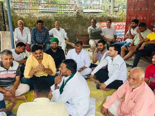 किसानों ने रोका साइट पर काम