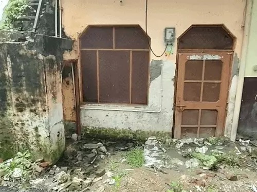 गंगा कालोनी से पलायन से अफसर क्यों है बेखबर