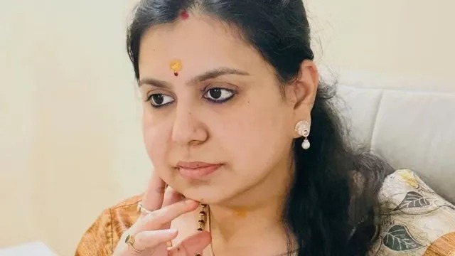IAS दिव्या का इस्तीफा क्या जिसकी पर्देदारी है