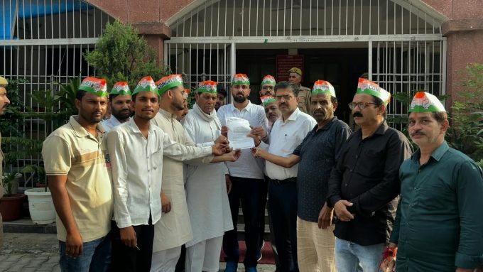 राहुल पर FIR पर भड़के कांग्रेसी