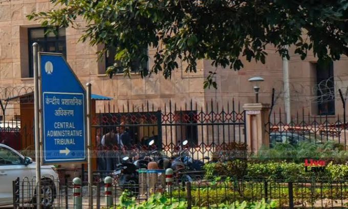 CAT की प्रवर अधीक्षक डाकघर के आदेश पर रोक