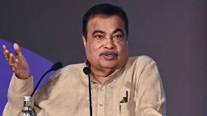 नितिन गड़करी क्या राजनीति से रिटायरमेंट हैं चाहते