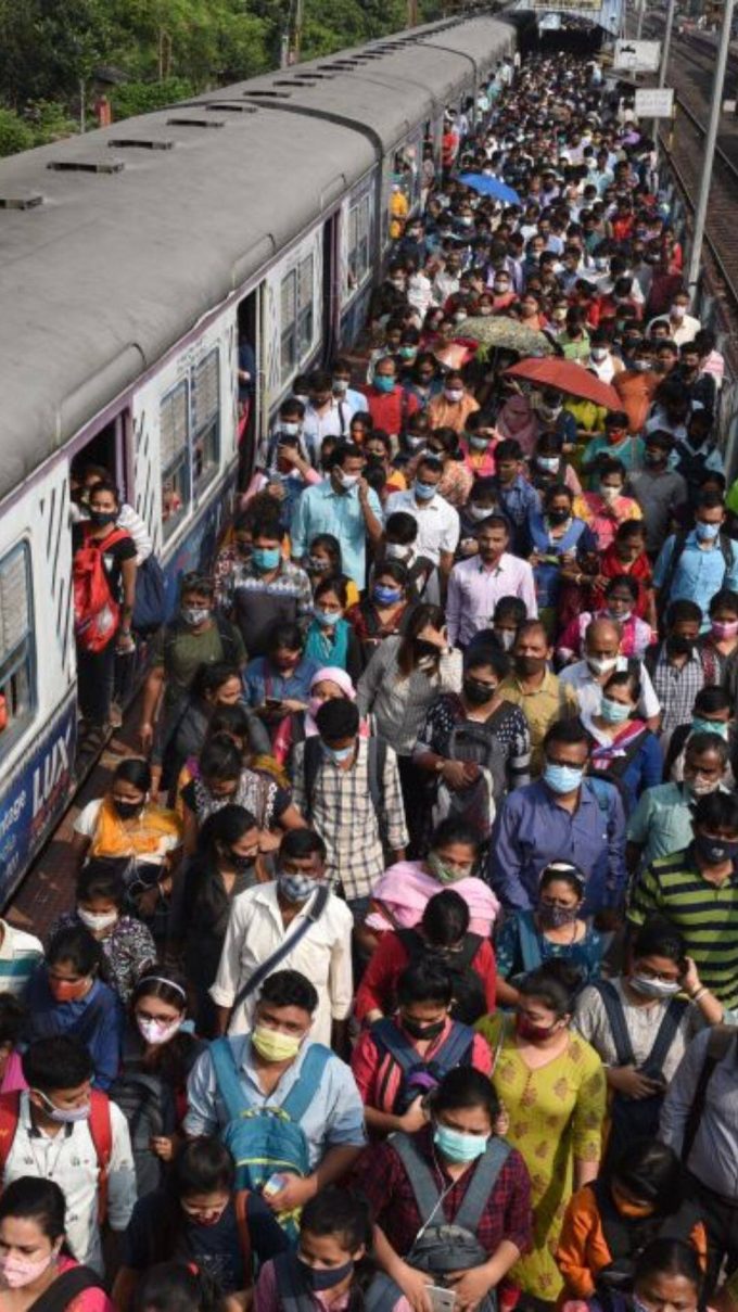 ट्रेन के सफर में टिकट के अलावा ये भी चाहिए