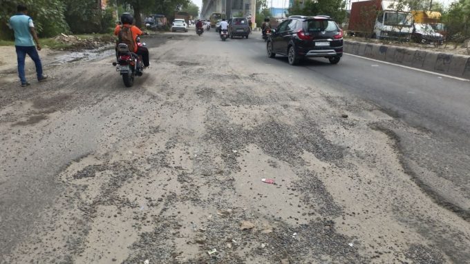 सीएम योगी के सड़कों को लेकर आदेश मेरठ में लागू नहीं