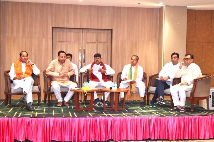 धर्मपाल सिंह ने की क्षेत्रीय पदाधिकारियों की बैठक