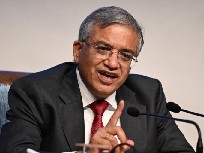 कई राज्यों में ज्ञानेश के खिलाफ लोग सड़कों पर उतरे