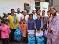 डा. वाजपेयी ने बांटे दिव्यांगों को उपकरण