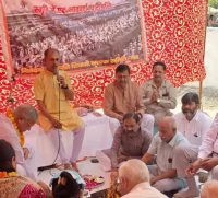 रिश्वत के आरोपी से नहीं भाजपाइयों को परहेज
