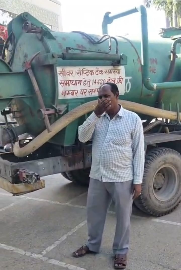विवाह मंडपों के सीवर साफ रहीं निगम की जेटिंग गाड़ियां