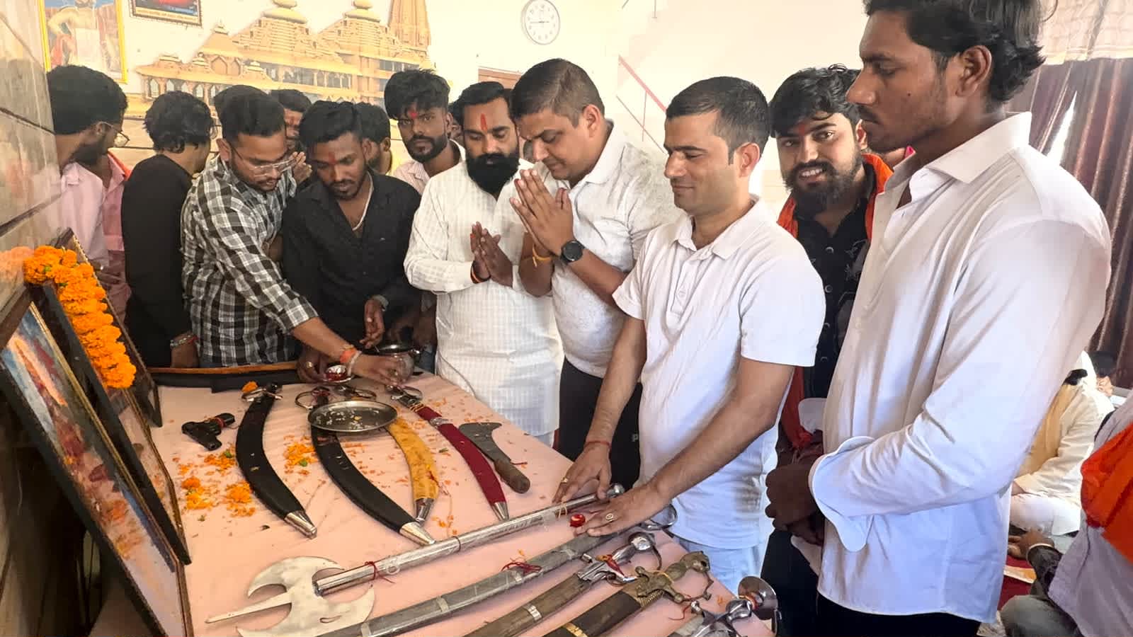 बजरंग दल ने विजयादशमी पर किया शस्त्र पूजन