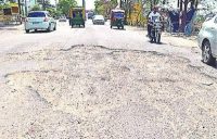 सीएम योगी के निर्देशों के बाद भी सड़क बदहाल