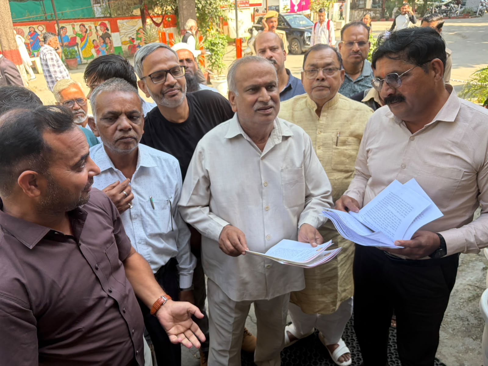 बैकों की समस्याओं को लेकर वित्त मंत्री को ज्ञापन