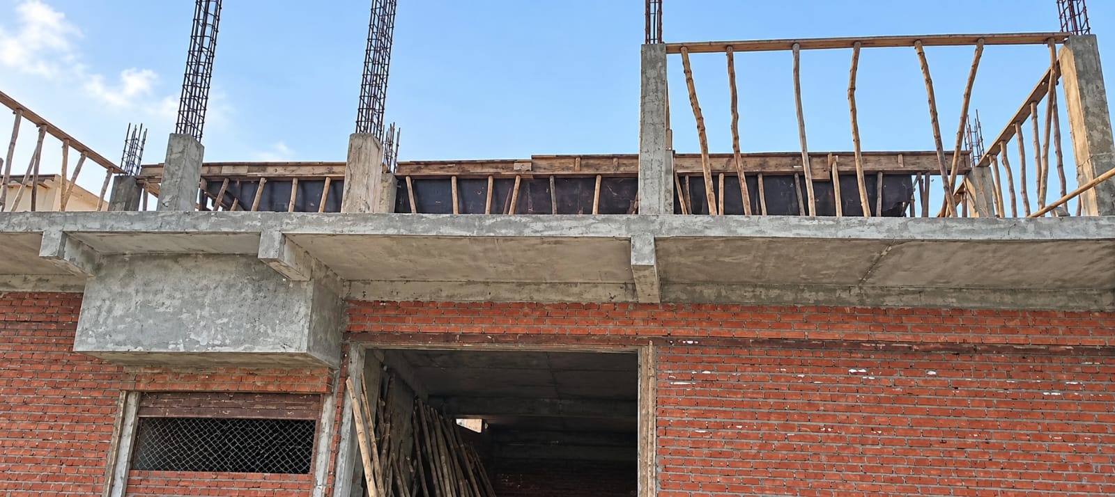 सुप्रीमकोर्ट का अपमान ही नहीं शहर के सुनियोजित विकास को खतरा भी